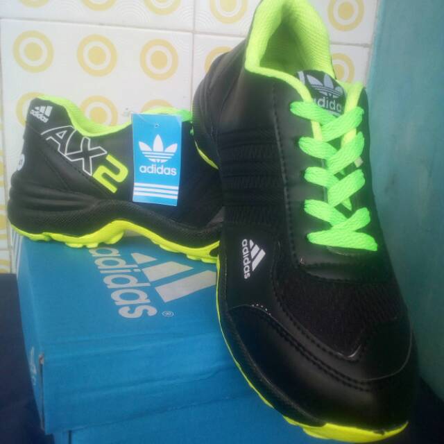 

Sneaker adidias AX2 hitam hijau stabilo
