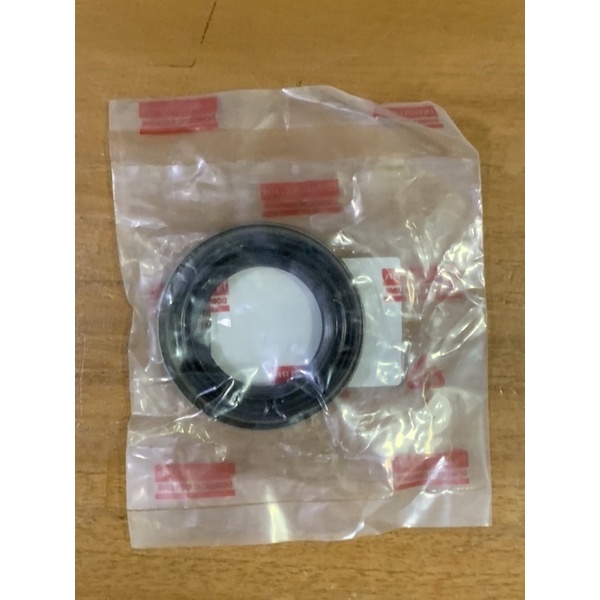 Oil Seal Roda Belakang TBR541 Panther Touring Bagian Dalam 6-94318 910