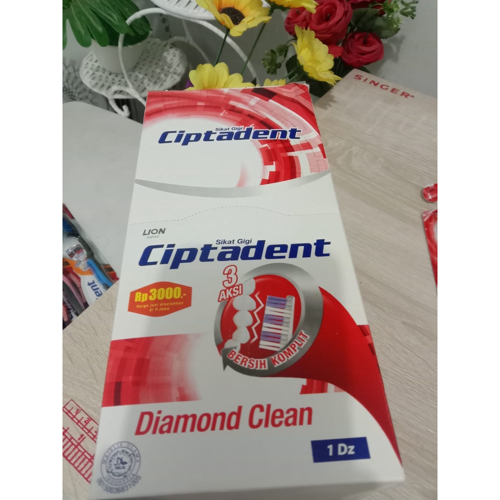 1Box Ciptadent Sikat Gigi Diamond Clean isi 12 Pcs