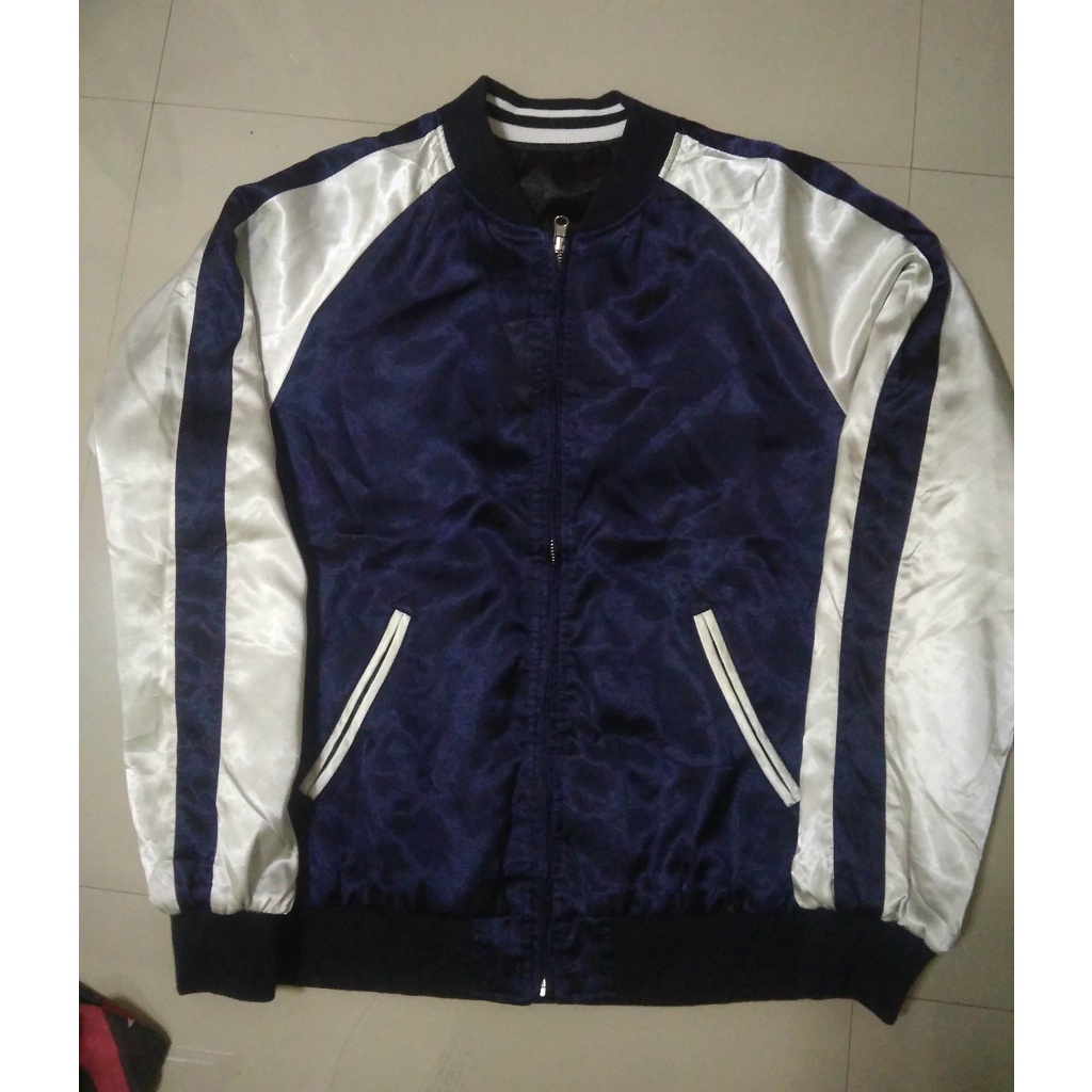 Bolak balik Varsity Bomber Browny (seperti sukajan)