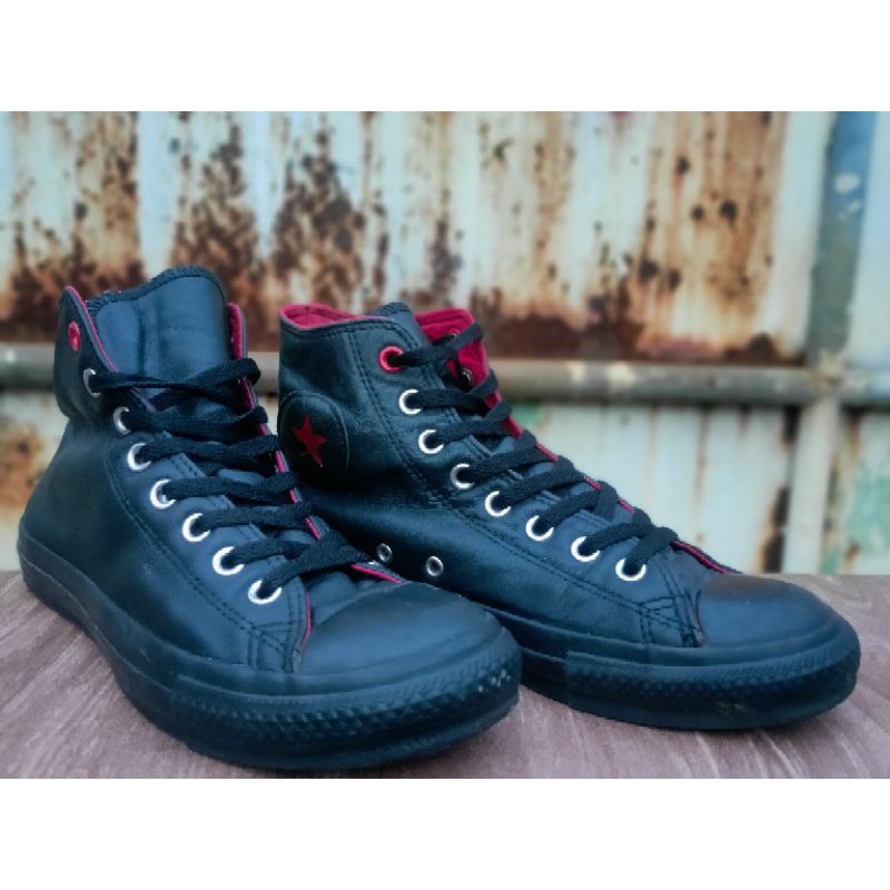 Sepatu second converse Red product