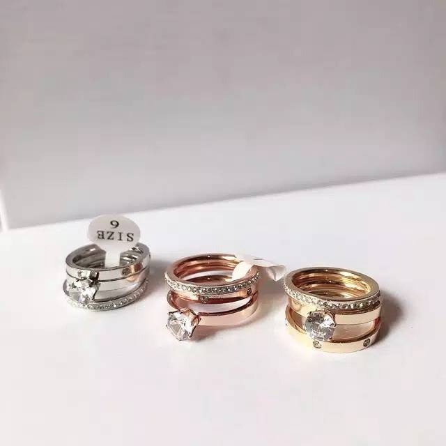 Cincin set 2 in 1 / cincin titanium anti karat / cincin wanita / cincin permata / cincin bvlgare