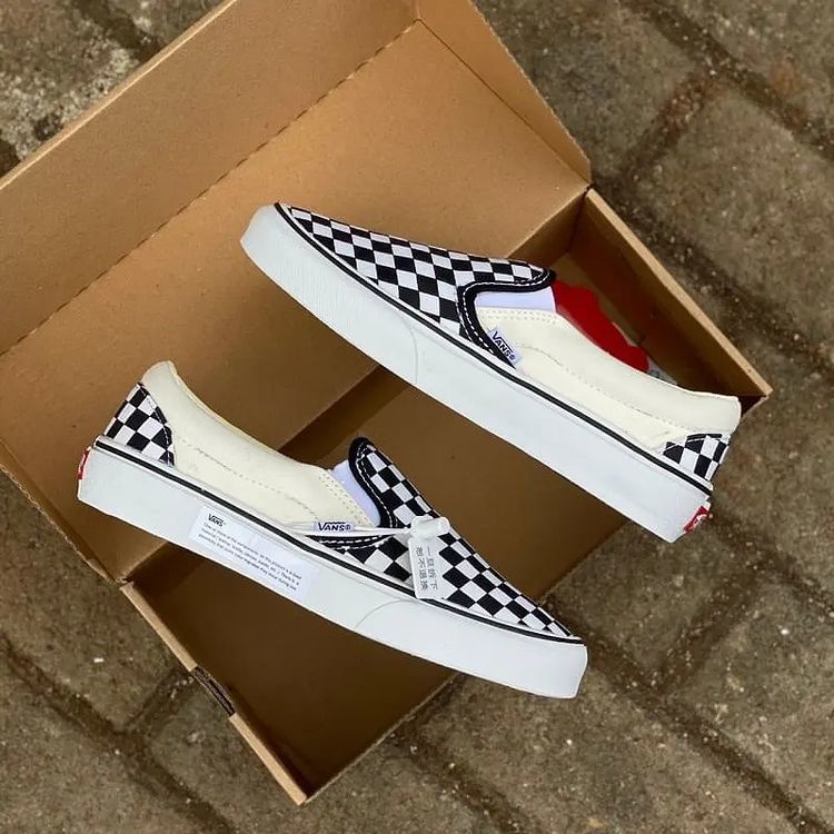 Sepatu Vans Slip On OG Mono Checkerboard + Box/ Vans Slip-On Checkerboard Black-White OG / Vans Slip On Catur OG Terlaris Premium