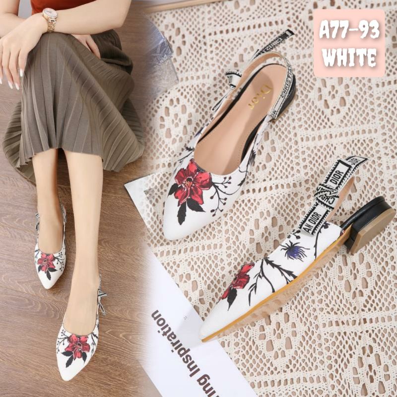 Share Ulng..BEST SELLER!! SANDAL WANITA FLAT KAIN kANVAS Kode : A77-93