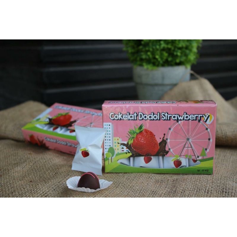 Batu Chocolate - Cokelat Dodol Strawberry &quot; Batu Chocolate &quot; Oleh-oleh khas Malang