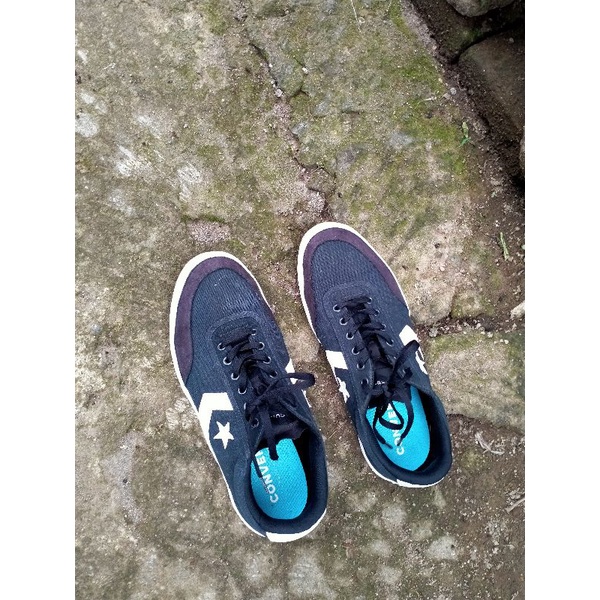 converse-courtland hitam