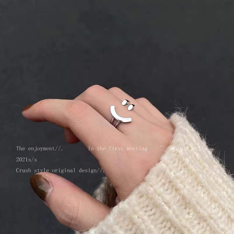 Cincin Jari Telunjuk Adjustable Desain Smiley Face Warna Silver Gaya Korea Untuk Wanita