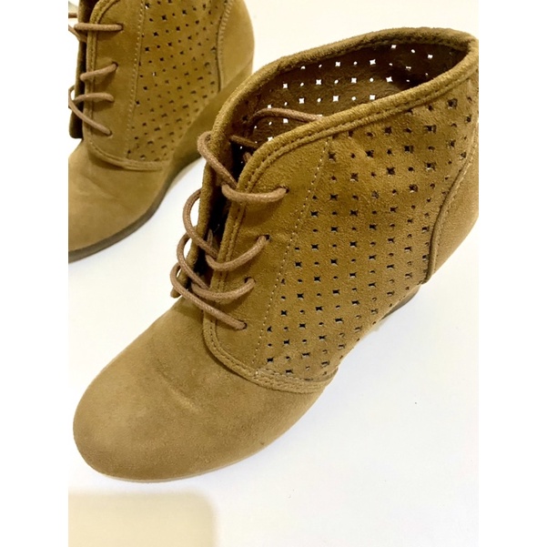Sepatu Boots Sued Wedges Payless Lower East Side