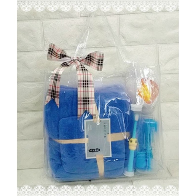 

Hampers 4 in 1