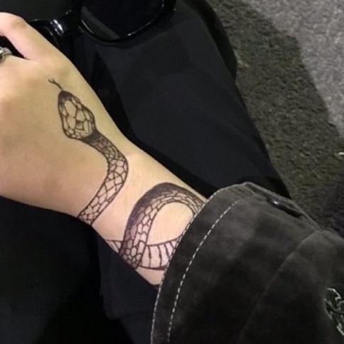 ♗ Temporary tattoo Snake & Finger ggiigs Black ink FREE GIFT ❃