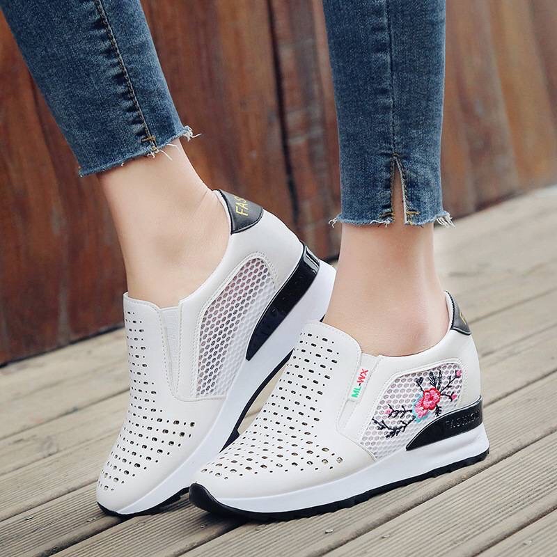 ( AMOUR ) Sepatu Wanita Wedges Brokat Bunga Import Fashion Korea 903