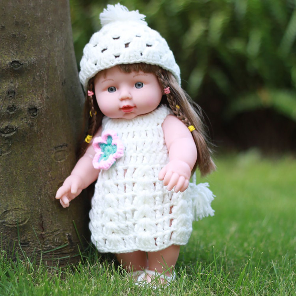 Lucu Gadis Boneka Afrika Amerika Bermain Boneka Manusia Hidup 12 Lucu Gadis Boneka Afrika Amerika Bermain Boneka Manusia Hidup 12