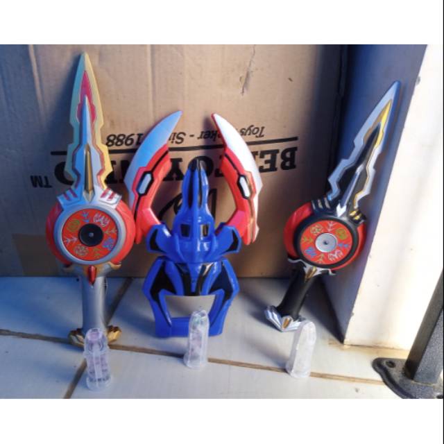 Mainan Pedang ORB dan cakar geed senjata ultraman
