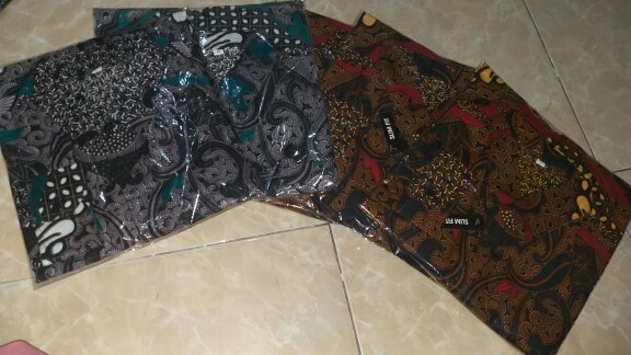 Atasan Pria Kemeja Batik Tradisional Lengan Panjang• Baju Batik Pria•batik Pria