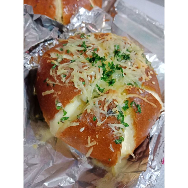 

KOREAN GARLIC CHEESE BREAD