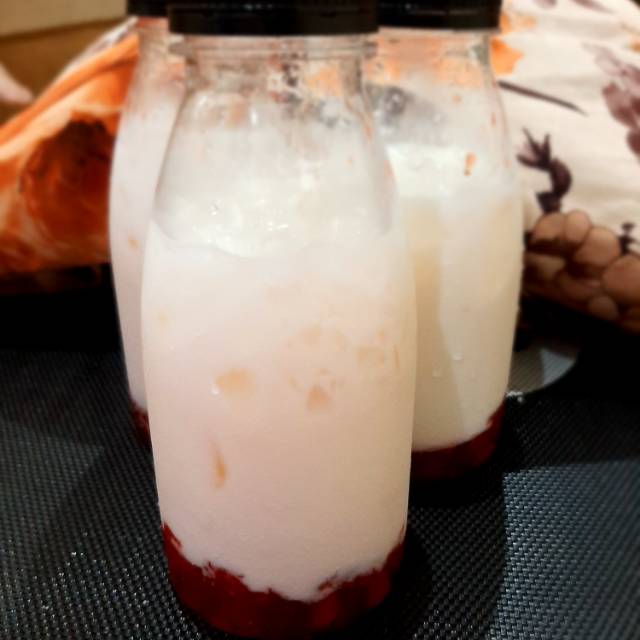 

Stroberry korean milk