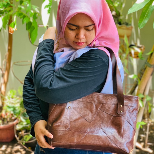 Tas ibu kulit perca medium