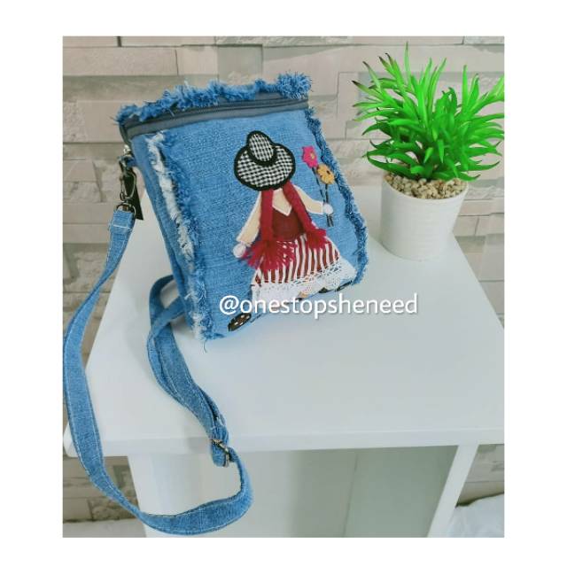 Sling Bag Girl in Red