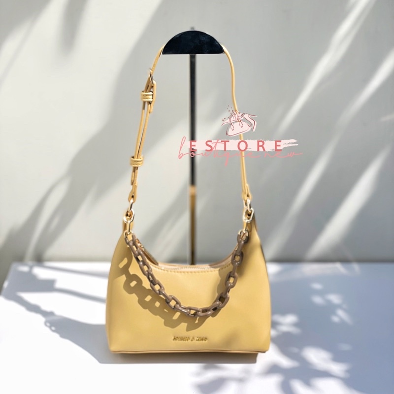 C Koi Chain Handle Shoulder Bag