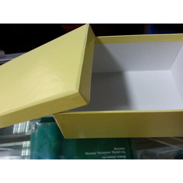 

GIFT BOX YELLOW PAPEO MURAH TERLARIS