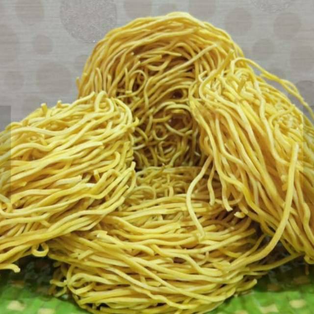 

Mie Kuning bulat 1kg Oleh Oleh Asli Cemilan Payakumbuh Padang Makanan Kampung Khas Pariaman 1000g Jajanan Snack Kuliner Minang Kabau AX00