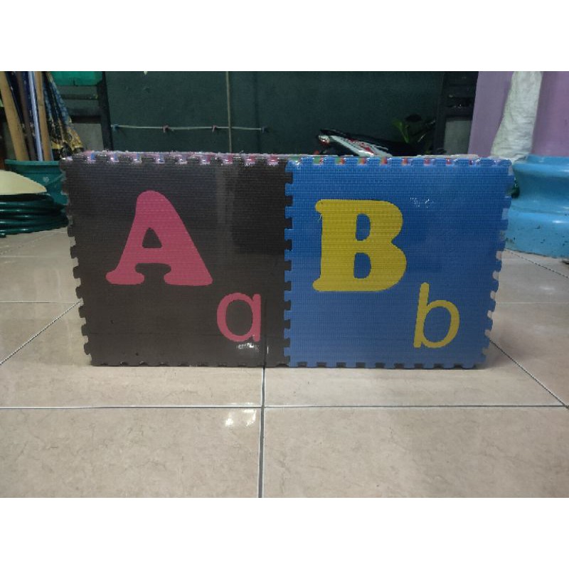 Matras Puzzle Abjad Jumbo 30 x 30 Tbl 1 Cm isi 26 Pcs / Alas Lantai / Playmat / Tikar / Karpet  / Alas Bermain anak