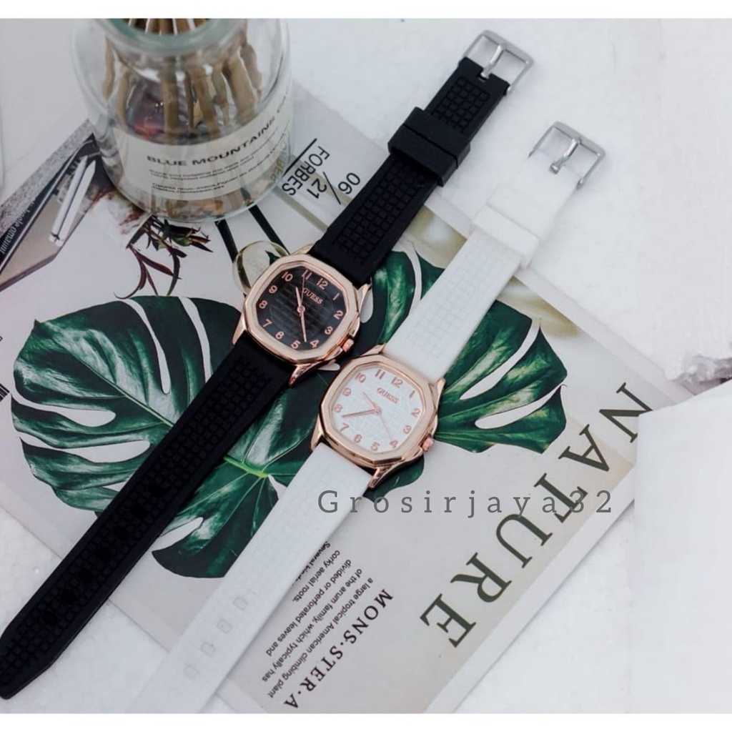 (GROSIRJAYA32) Jam Tangan Quartz TIARA Strap Rubber PU Analog Casual Gaya Retro Wanita Persegi Watch Korean Fashion Body Polos