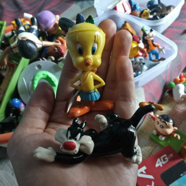 Figur tweety dan sylvester, mainan Looney tunes. Mainan anak. Preloved, second,