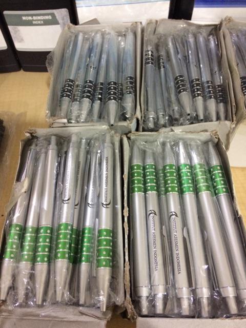 Pulpen Promosi Warna Silver Pulpen Souvenir Murah Pulpen Promosi Warna Silver Pulpen Souvenir Murah