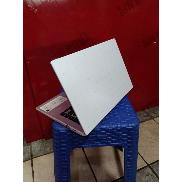 Laptop Asus E410MA intel Celeron N4020 Ram 4 Gb SSD 128 GB 99% LIKENEW