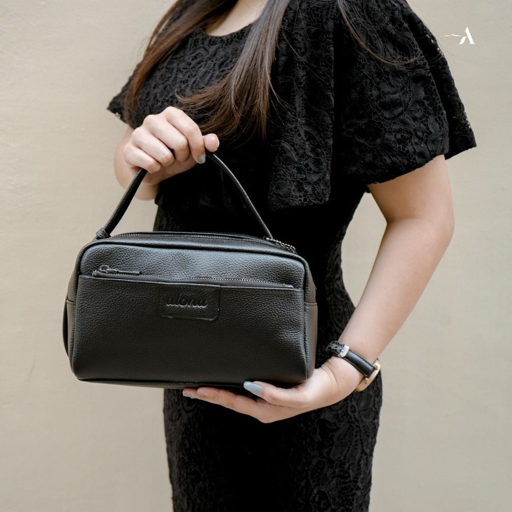 Pouch Tas Tangan Handbag Alona Pouch Bag Wanita Branded Cluth Bahan Kulit Sapi Asli Hand Bag Cewek by Crown Leather CrownLeather Store