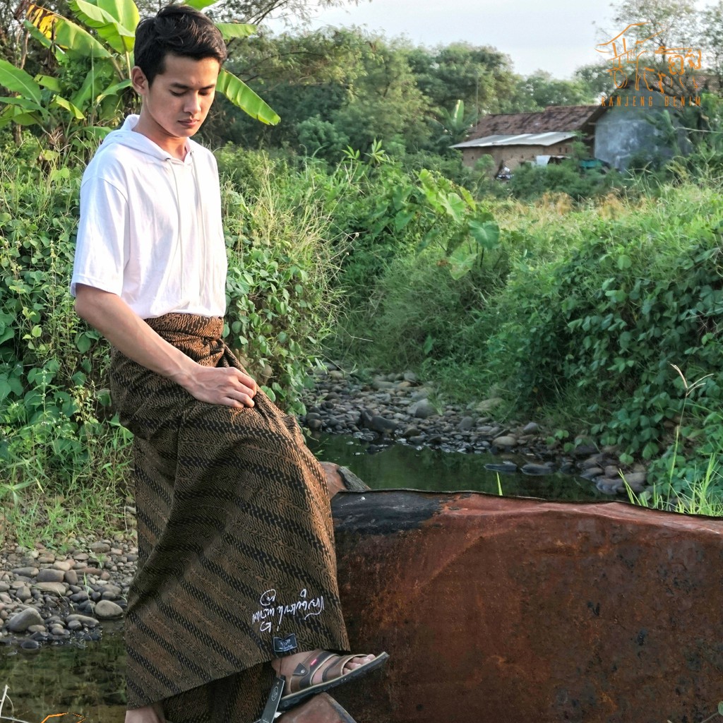 SARUNG BATIK KANJENG MOTIF PARANG LAWASAN FULL