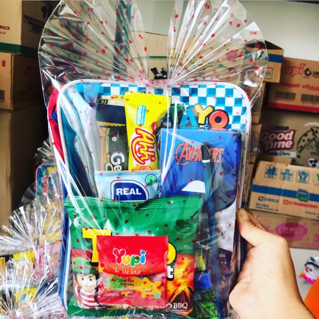 

Souvenir ulangtahun bingkisan ultah tas jinjing goodiebag snack alat tulis