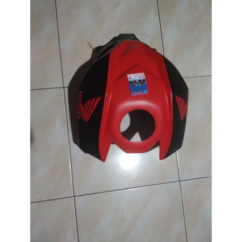 Cover tengki New CB 150 R hitam doff list merah Doff new