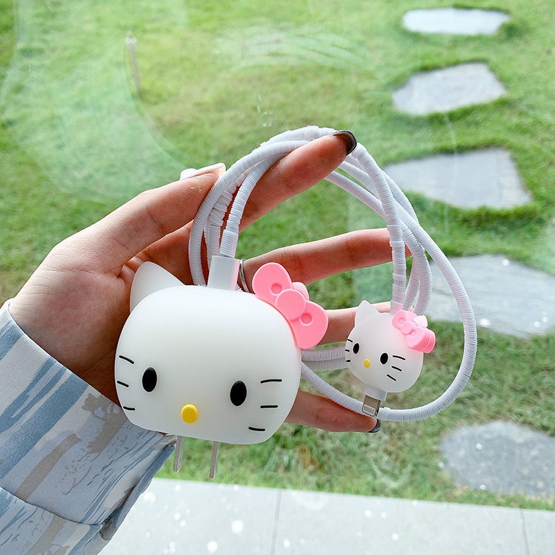 4pcs Pelindung Kabel Charger Bahan PVC Motif Kartun Untuk iPhone 18W Dan 20W