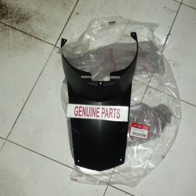 Cover Center Tutup Mesin Tangki Vario 110 Cw Karbu 80151-KVB-900 Orginal Ahm