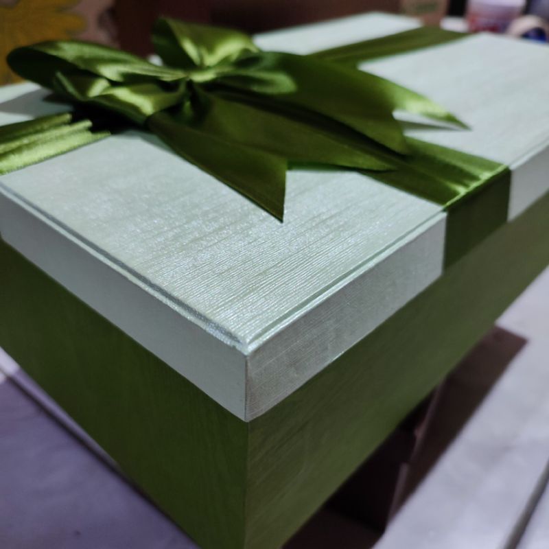 

GIFT BOX KOTAK HADIAH HIJAU MINT MIX CERES GREEN PITA ARMY