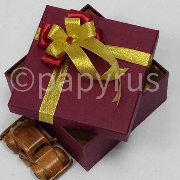 

BW9 웃 Papyrus 20x20 Tinggi 10cm Kotak Kado Gift Box 91 ➞ (Stok Banyak)