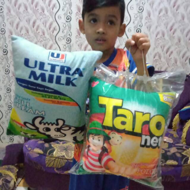 Bantal karakter snack