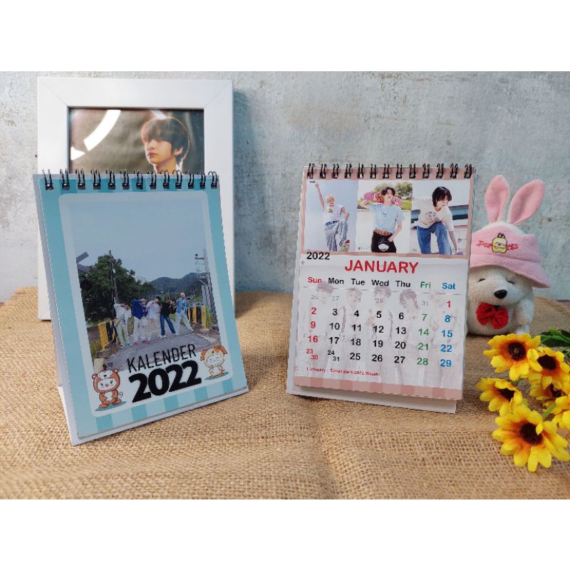 

Kalender Meja Mini TXT 2022