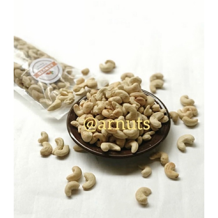 

Kacang Mede / Mente Panggang (Roasted Chasew) Arnuts siap makan