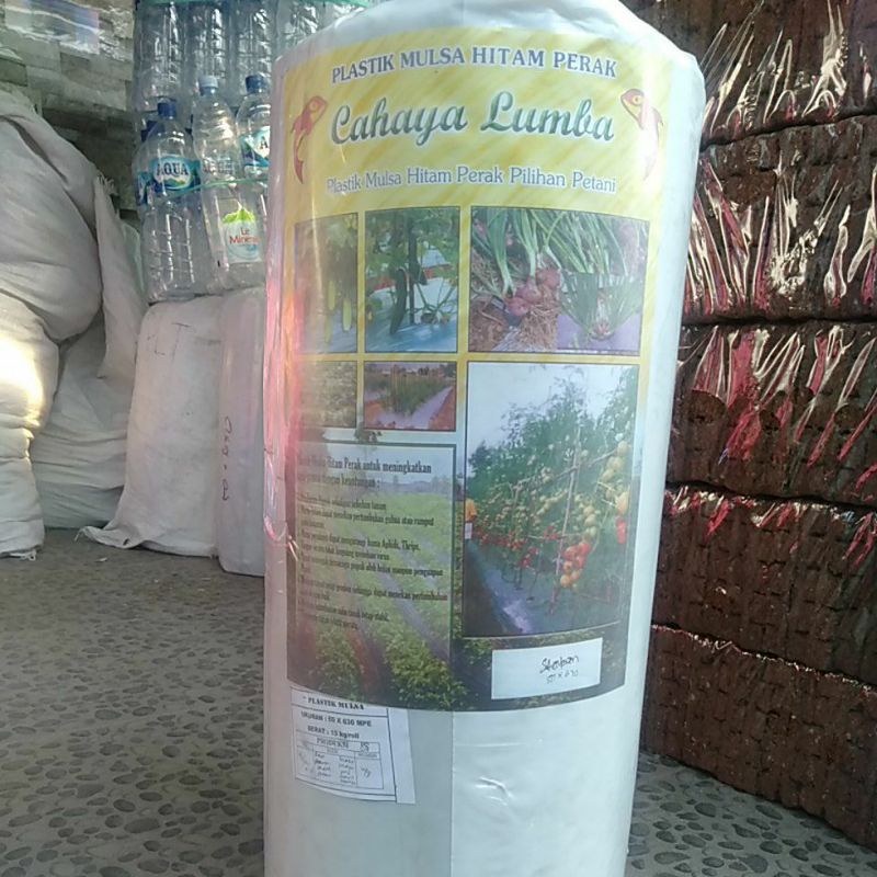 plastik mulsa hitam perak lebar 100cm panjang 630m cap cahaya lumba berat 15kg