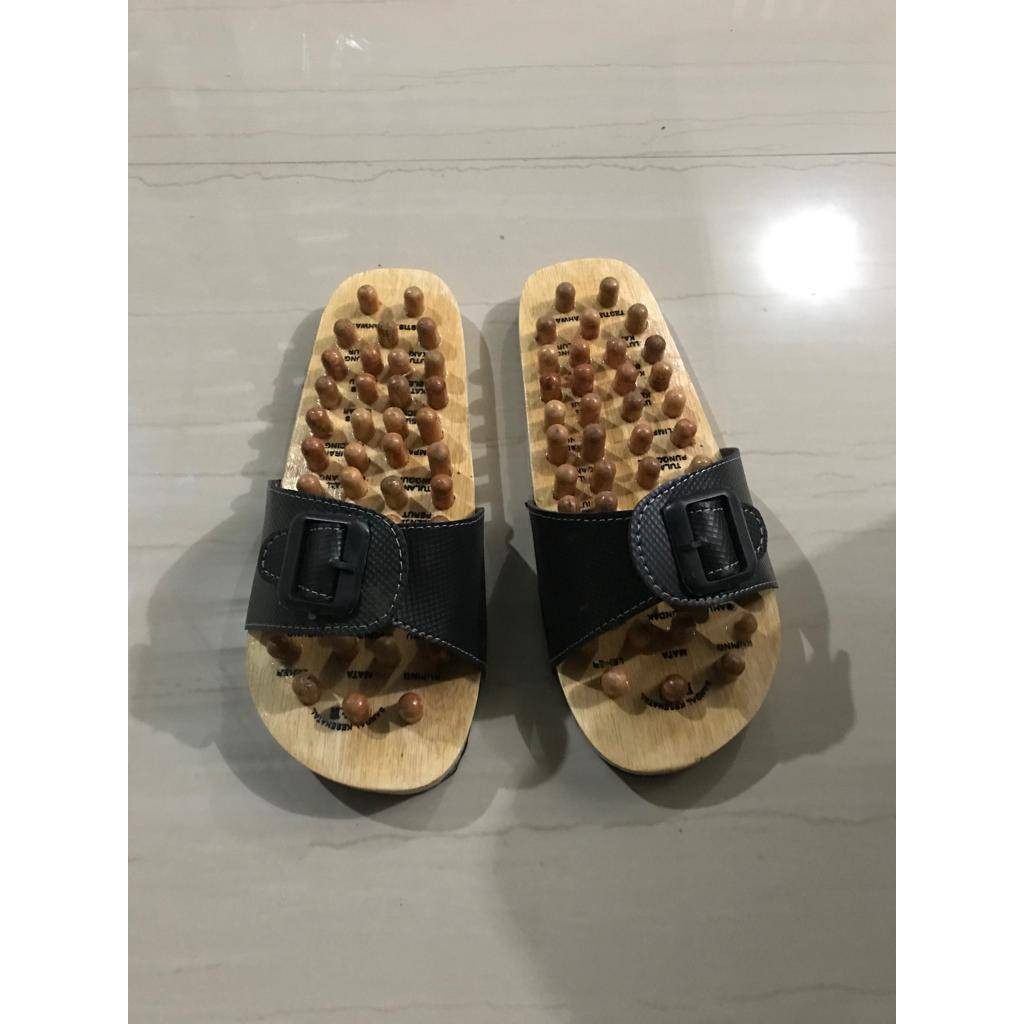 SANDAL KESEHATAN  / SANDAL REFLEKSI / SANDAL KAYU  / SANDAL REMATIK PRIA DAN WANITA / SANDAL TERAPI-NO SK 45,S.NORMAL 42