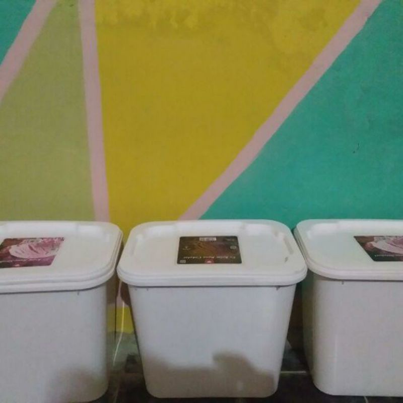 box / ember es krim 8 L - varian (tangan pertama)