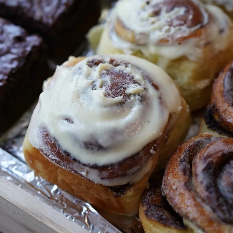 

Classic Cinnamon Rolls (Cream Cheese Frosting)