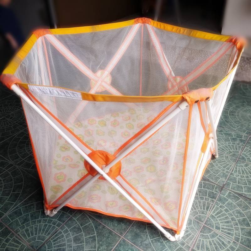 Twomother Hexagonal Portable Playard Playpen Pagar Pengaman Bayi Hewan Anak Kucing Anjing Preloved