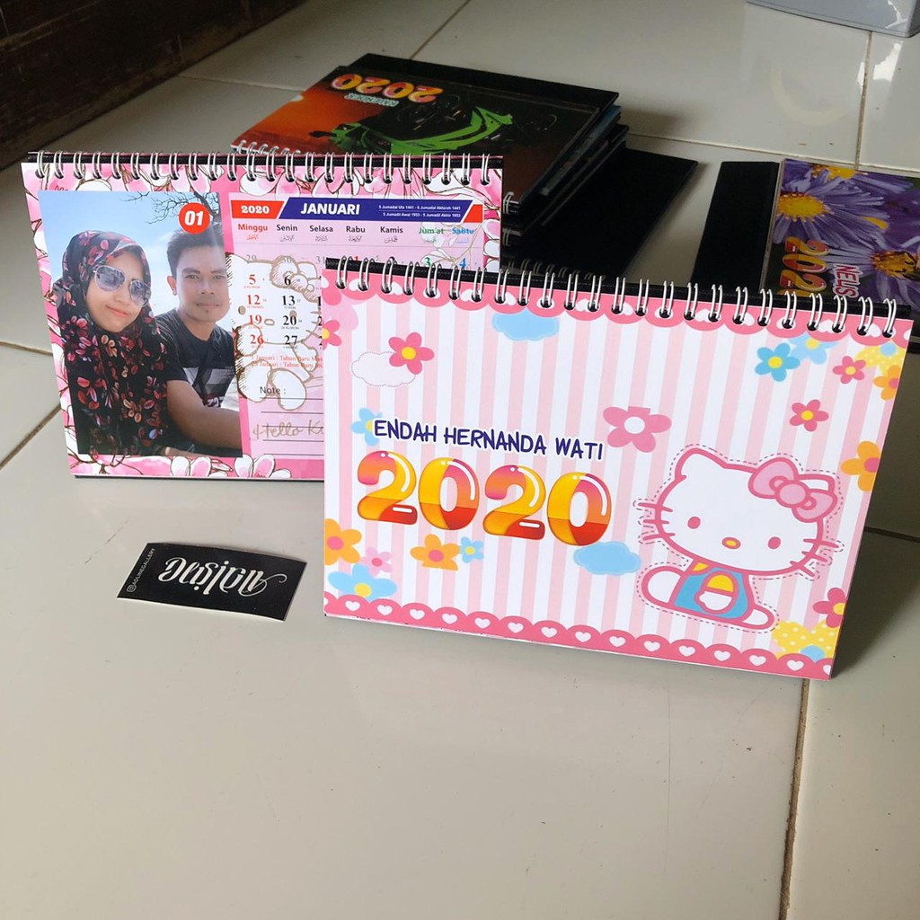 

cetak kalender meja kalender duduk custom foto