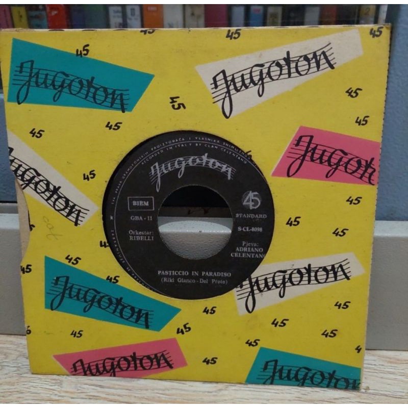 Kaset Vinyl Piringan Hitam 7&quot; Adriano Celentano