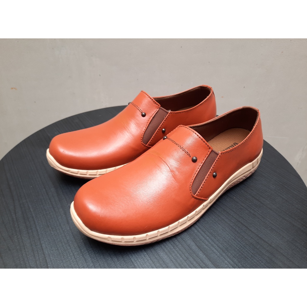 Sepatu Kulit Pria Kasual Terbaik Model Slip On Sederhana - Margobasuki Store