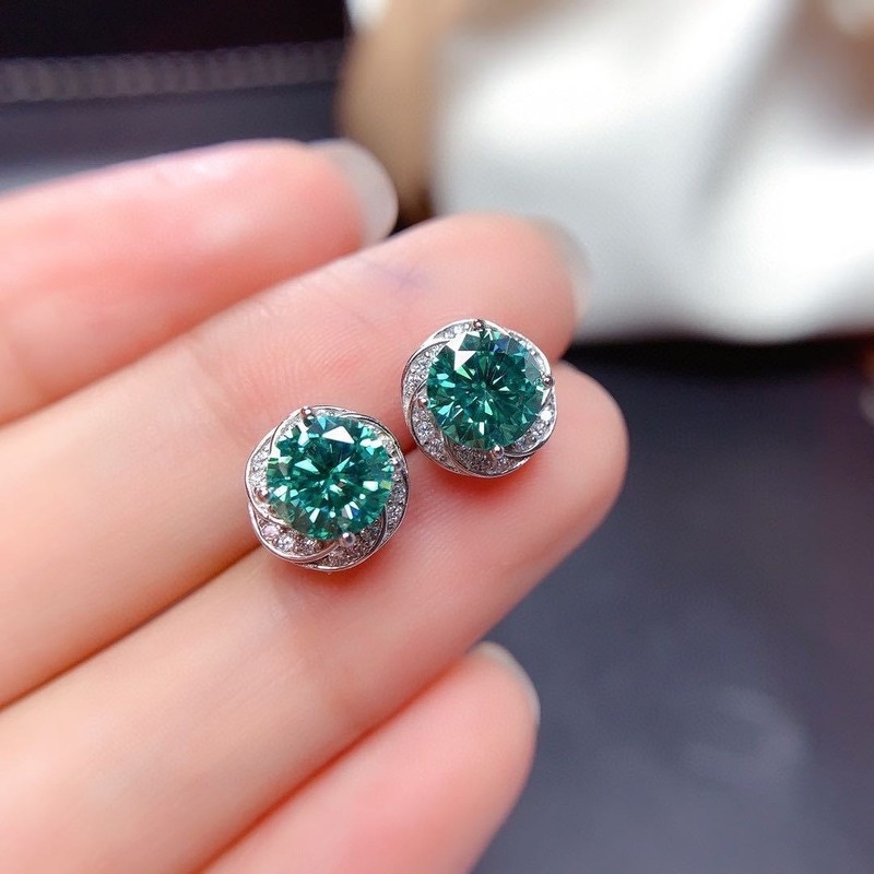 Anting Stud Desain Moissanite Warna Hijau